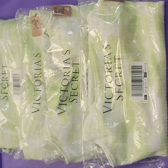 Victoria's secret pink crinkle scoop one piece swimsuit - Picture 4 of 4